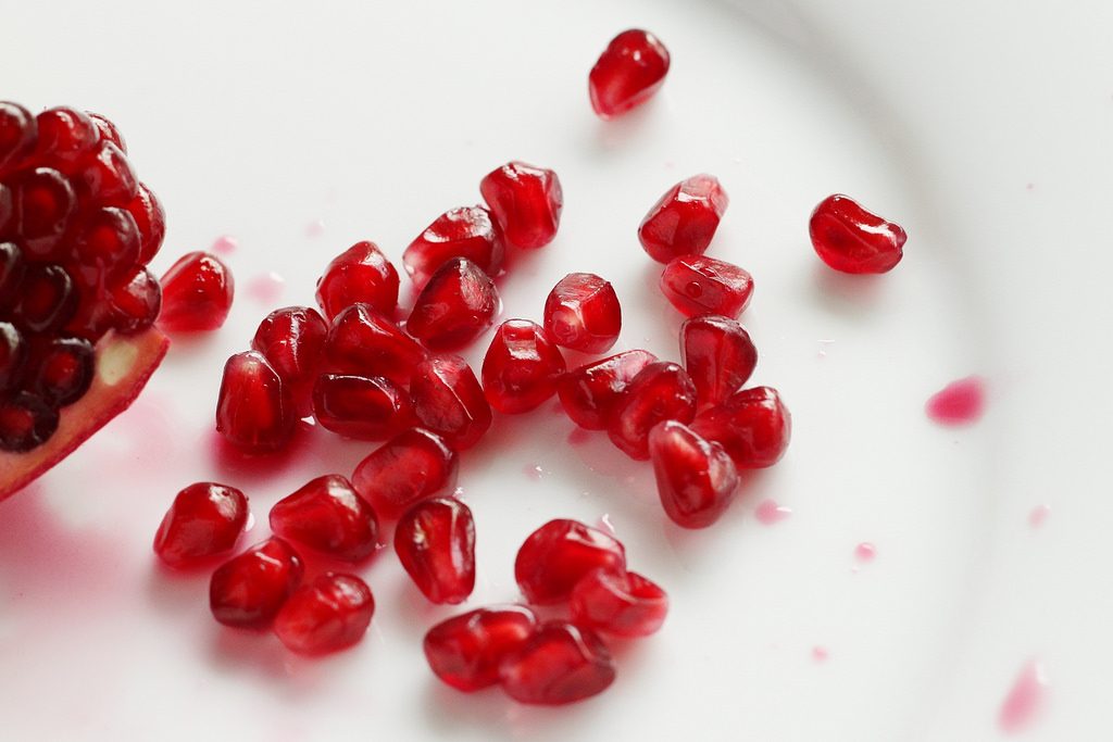 pomeganate seeds - how to deseed a pomegranate in 30 seconds or less - San Diego CSA