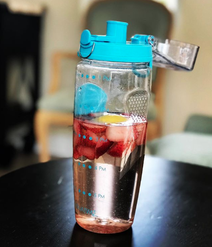 water with fruit / sugar free