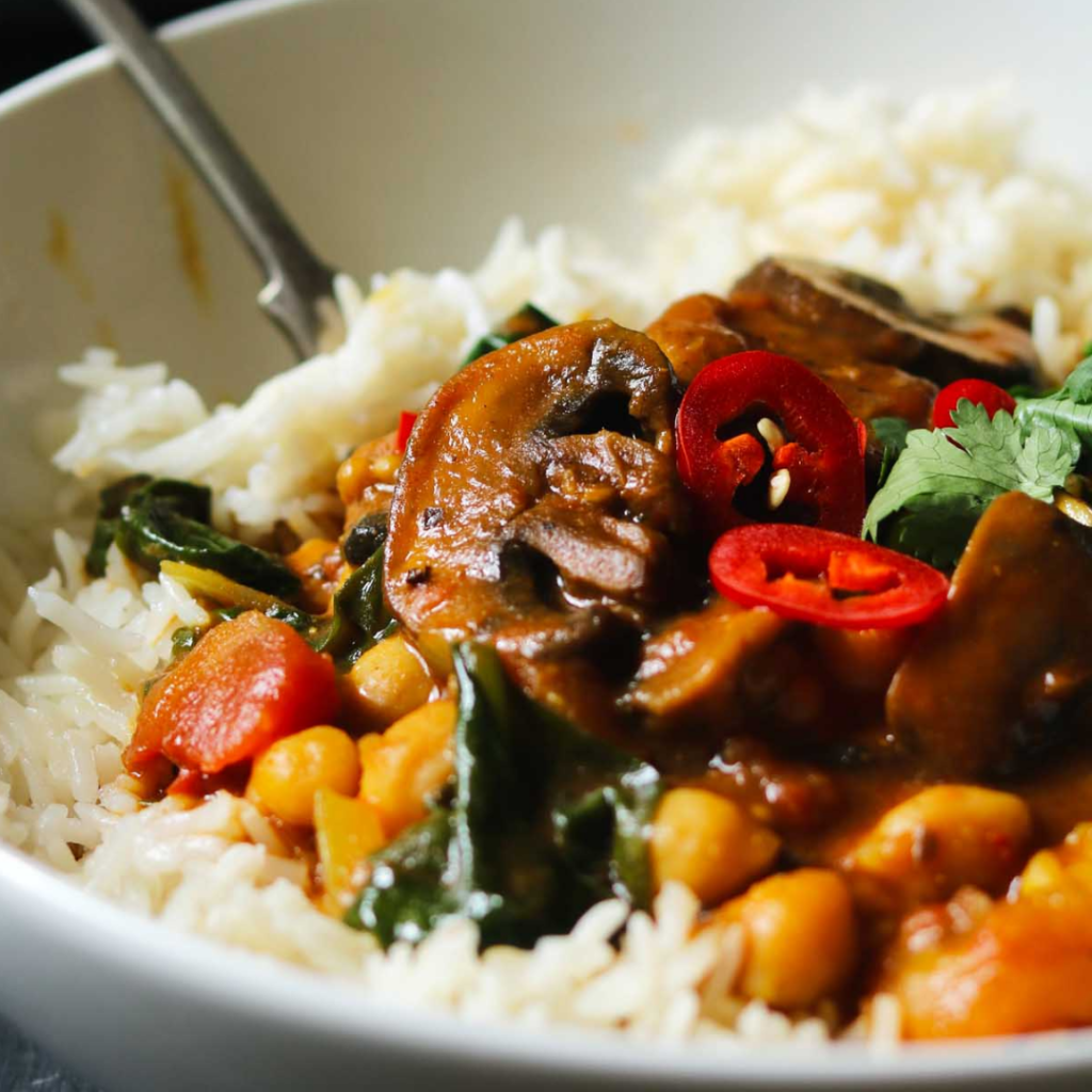 mushroom-curry-with-spinach-and-chickpeas-recipes-daily-harvest-express